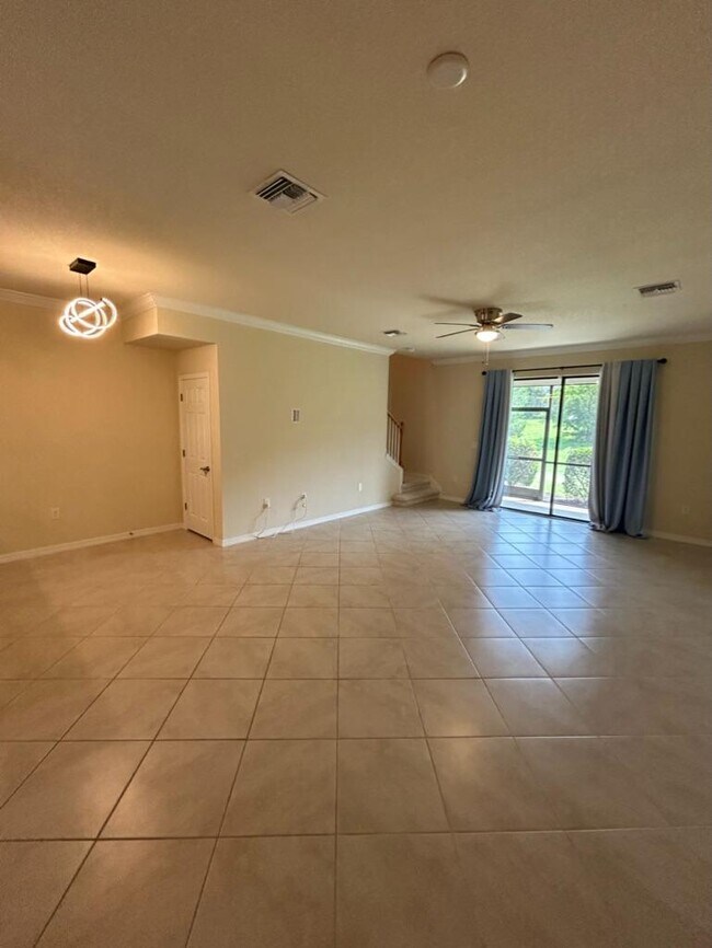 Foto del edificio - 7232 Ketch Pl