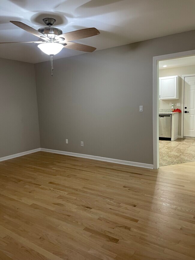 Foto del edificio - 7 Donna Ave