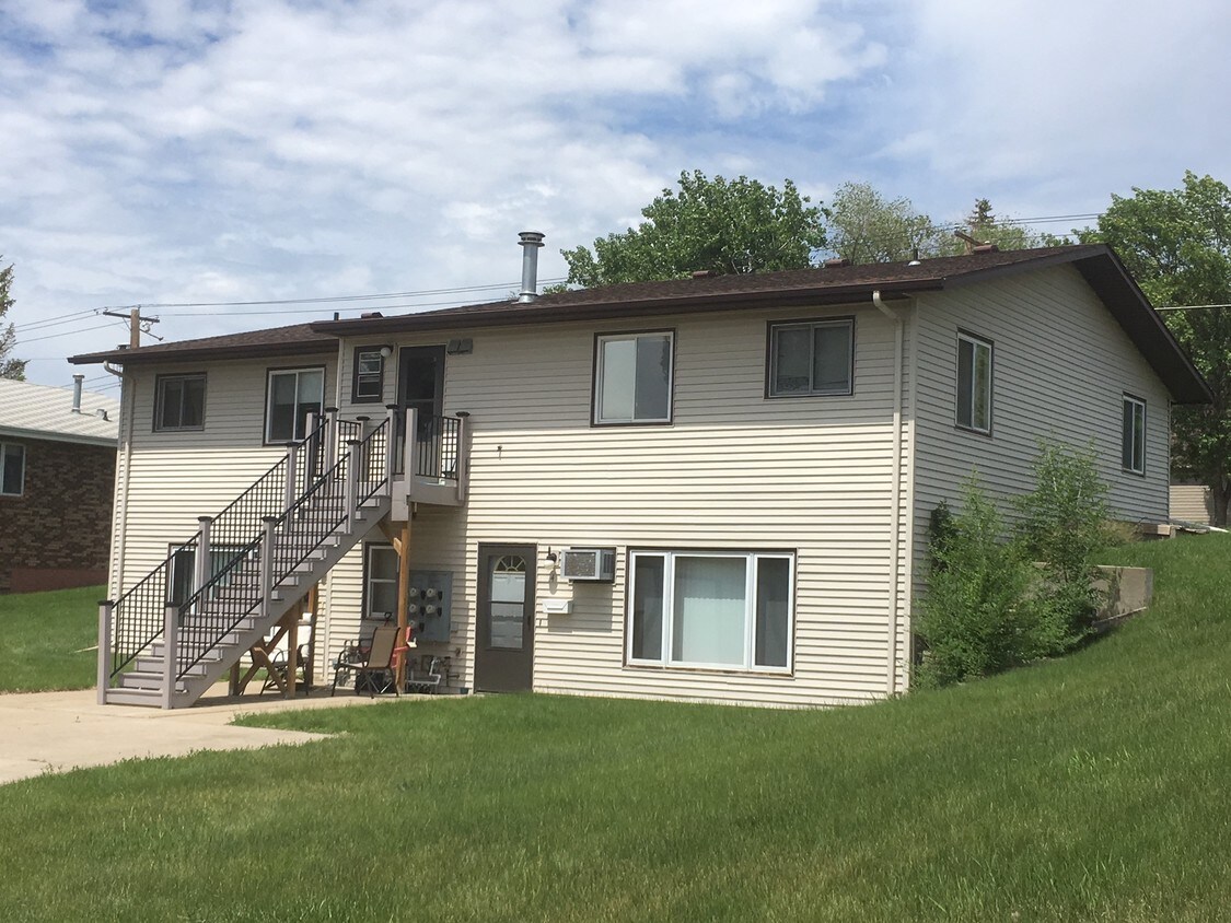 2115 E Rosser Ave Unit 1, Bismarck, ND 58501 Apartment for Rent in