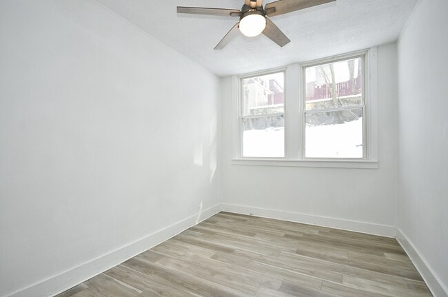 Building Photo - 2611 Voelkel Ave