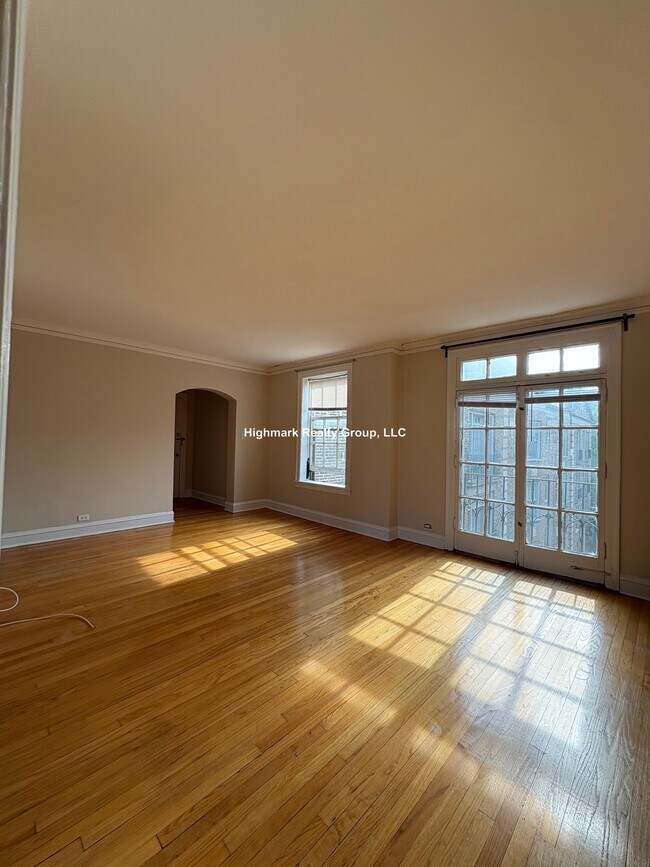 Building Photo - 909 Elmwood Ave