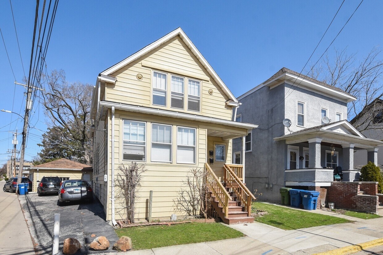 9 Bergman Ct Unit 2, Forest Park, IL 60130 Condo for Rent in Forest