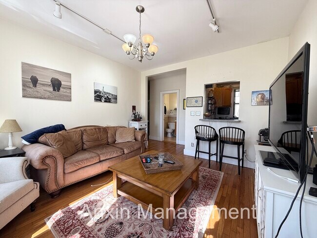 Building Photo - 310 Allston St