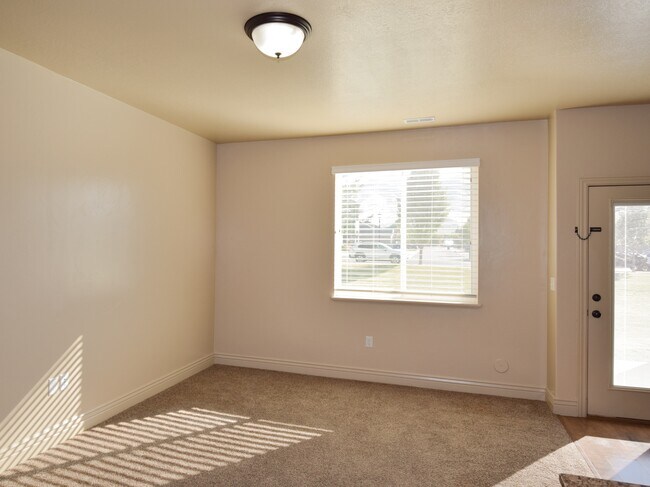 Building Photo - 740 S 70 E