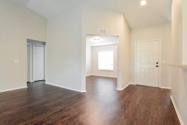 Building Photo - 2146 Mirasol Dr