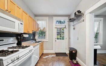 Building Photo - 3148 Linwood Ave