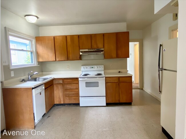 Building Photo - 4 br, 2 bath House - 6031 25th Ave NE