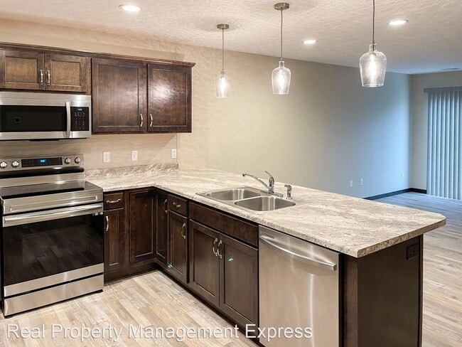 Building Photo - 3 br, 2 bath House - 9619 W Broek Dr