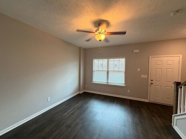 Foto del edificio - 2 Bedroom, 2.5 Bath Townhome in Antioch - Available Now!