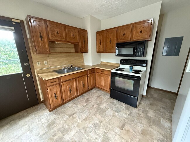 Building Photo - 813 N Capitol Heights