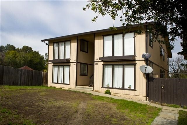 Primary Photo - 250-260 Frisbie St