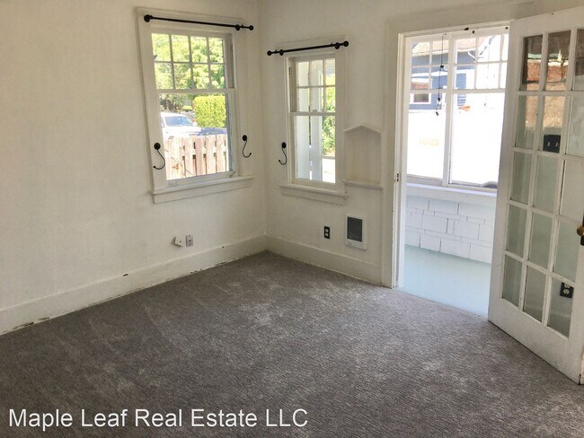 Building Photo - 1 br, 1 bath House - 4125 Francis Ave N
