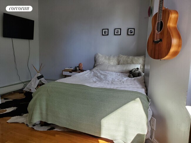 Foto del edificio - 653 Degraw St