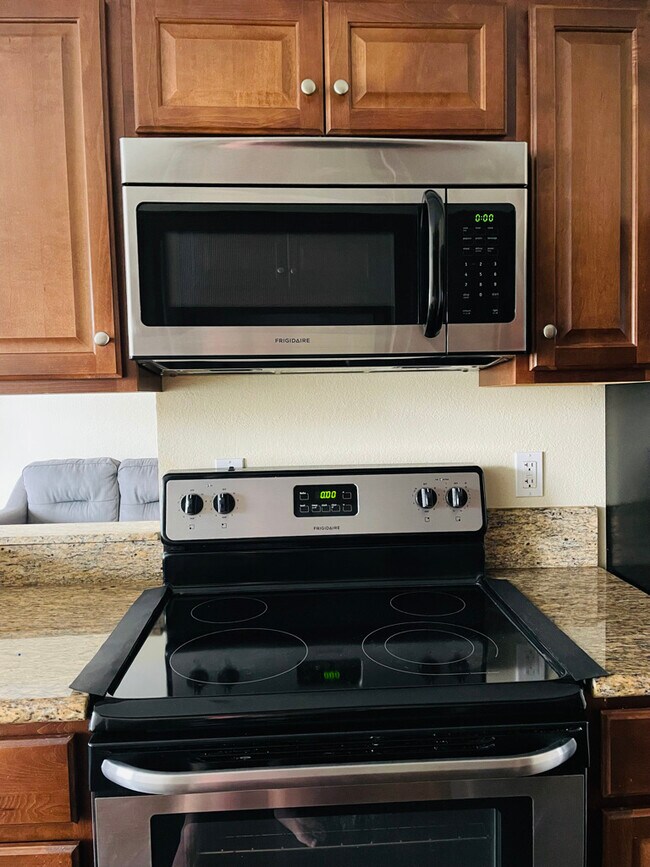 Kitchen - 4185 Louisiana St