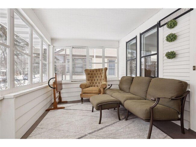 Foto del edificio - 2044 Portland Ave