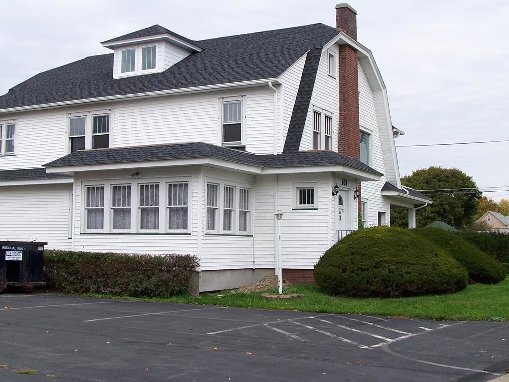 Primary Photo - 161 Oakwood Ave