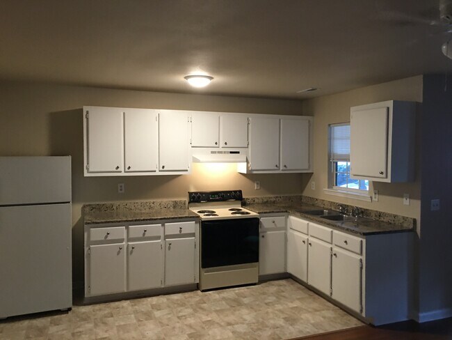 Foto del edificio - 5117 Willis Dr