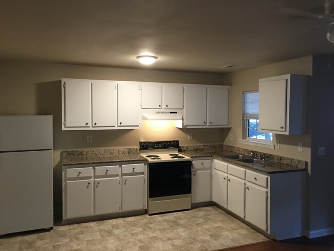 Building Photo - 5117 Willis Dr