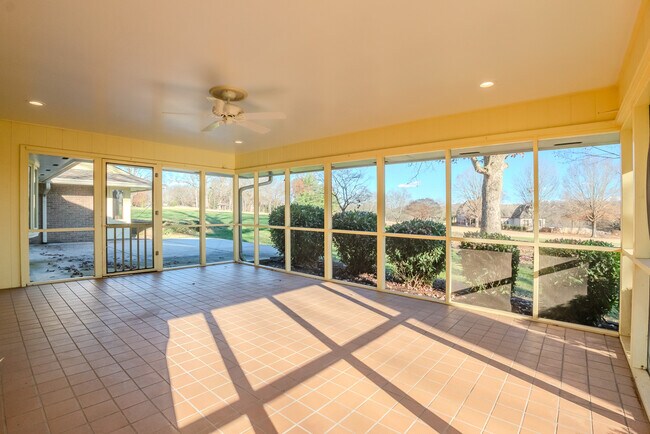 Foto del edificio - 218 Baltusrol Rd