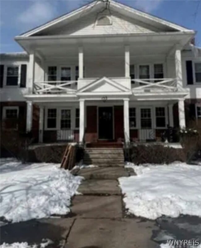 Building Photo - 153 Park Dr
