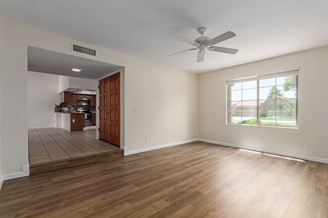 Foto del edificio - 9128 E Evans Dr