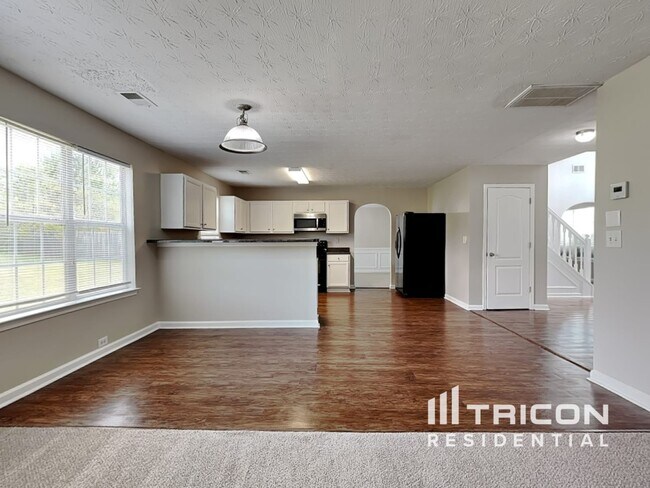 Building Photo - 3755 Renfroe Ave