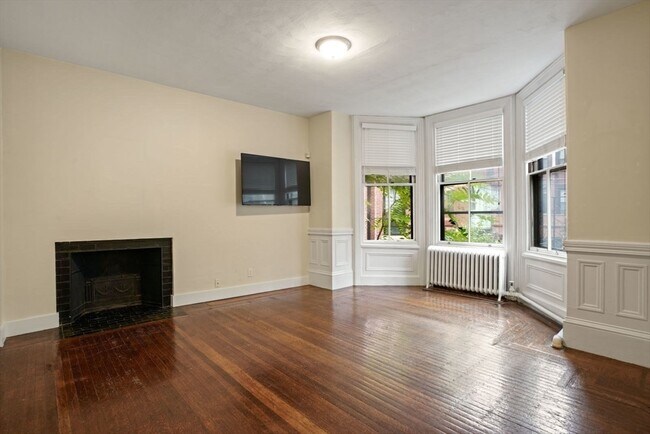 Building Photo - 298 Marlborough St