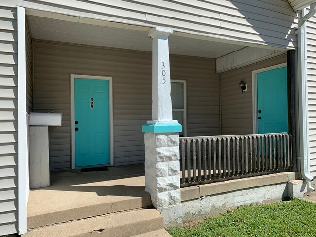 Building Photo - 307 Pierce Ave