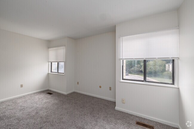 2HAB, 1,5BA - 1,300 ft² - Dormitorio secundario - Uptown Village Apartments
