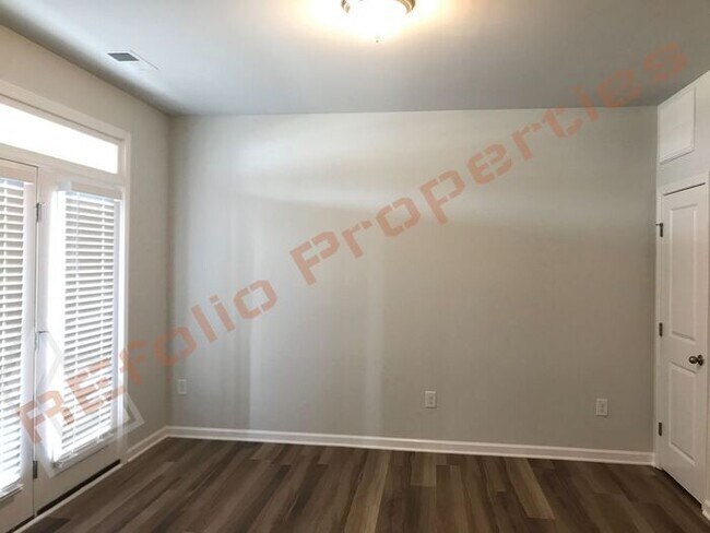 Building Photo - Beautiful 3 Story 4 Bedrooms 2 Car Garage ...