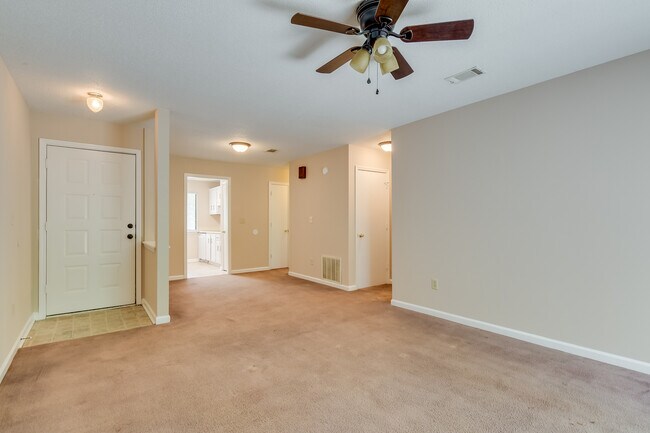 Building Photo - 3510 Woodlake Rd