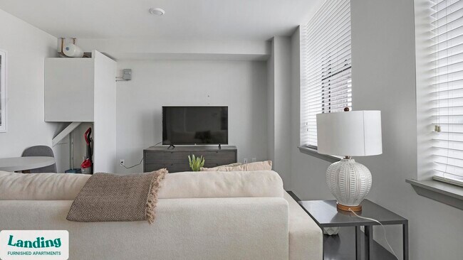 Building Photo - 2308 4th Ave N