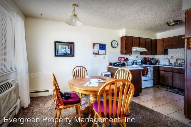 Foto del edificio - 1707 Cheyenne Ave