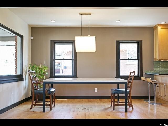 Foto del edificio - 1350 E Emerson Ave