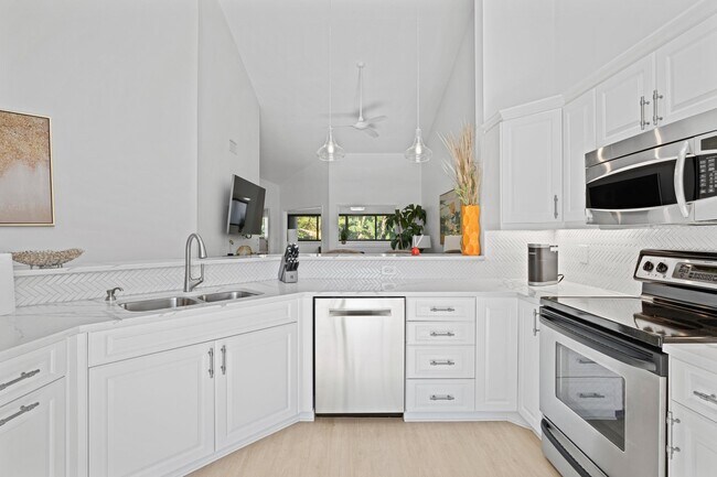 Building Photo - 202 Sea Oats Dr