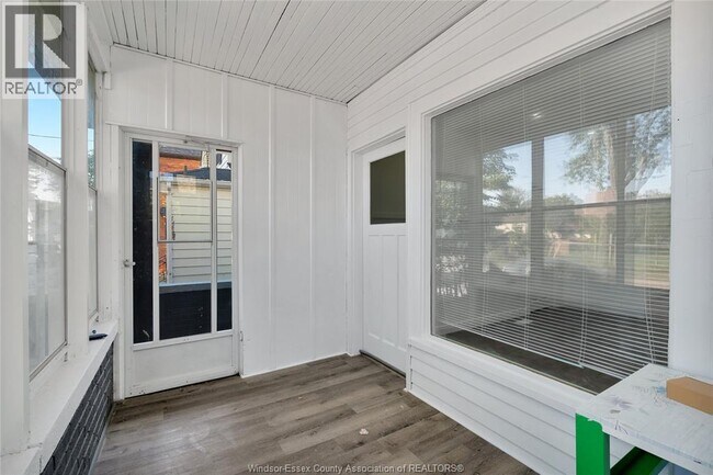 Photo du bâtiment - 437 Karl Pl