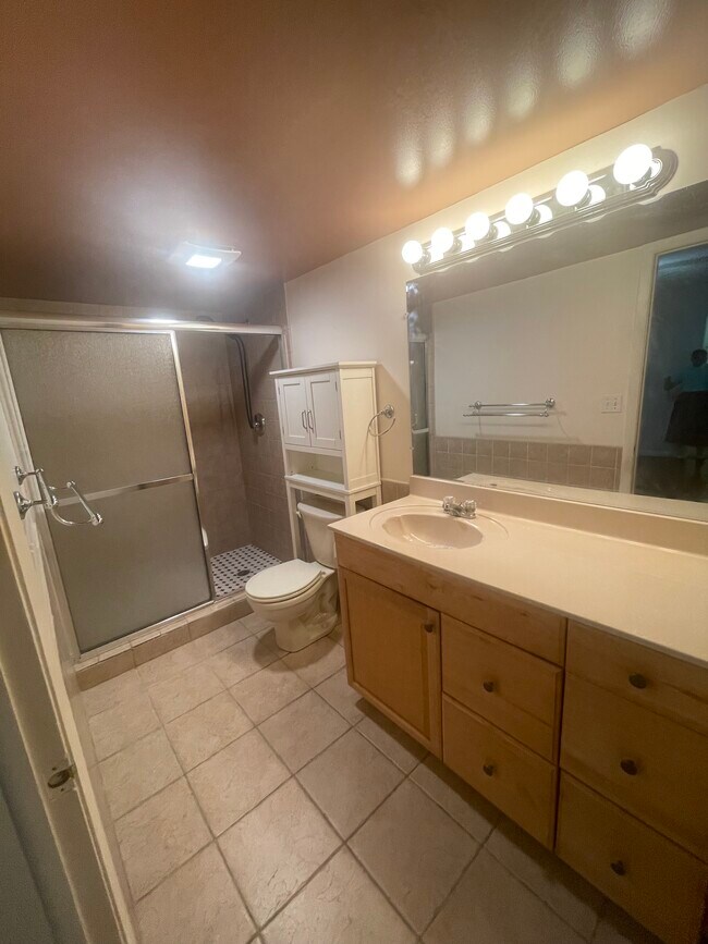 Building Photo - 2073 Coral Ridge Dr