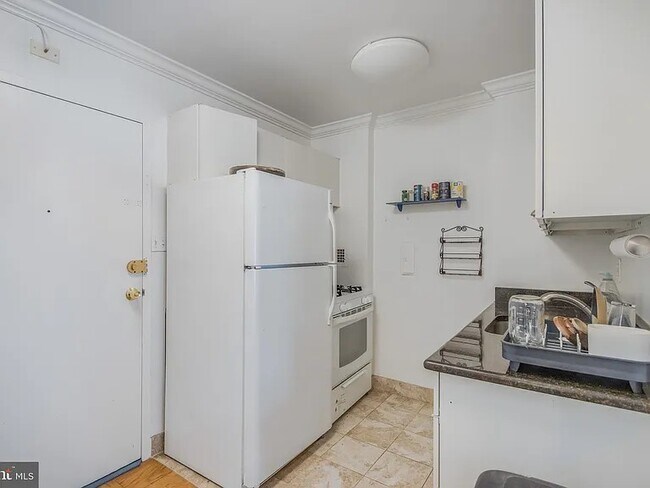 Foto del edificio - 922 24th St NW