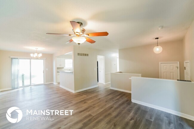 Foto del edificio - 816 NW Buckingham Pl