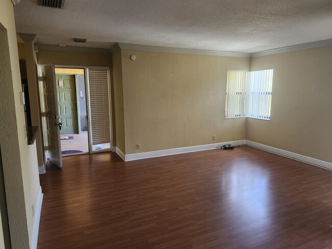 Building Photo - 3860 Coral Tree Cir