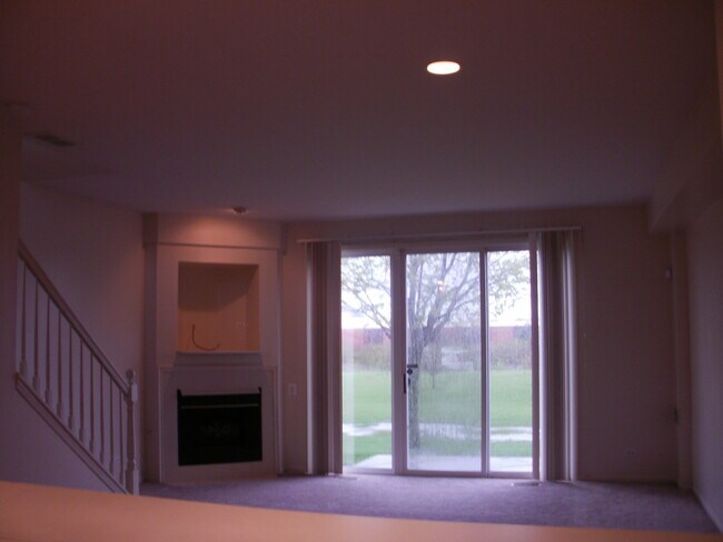 Building Photo - 2613 Carrolwood Rd
