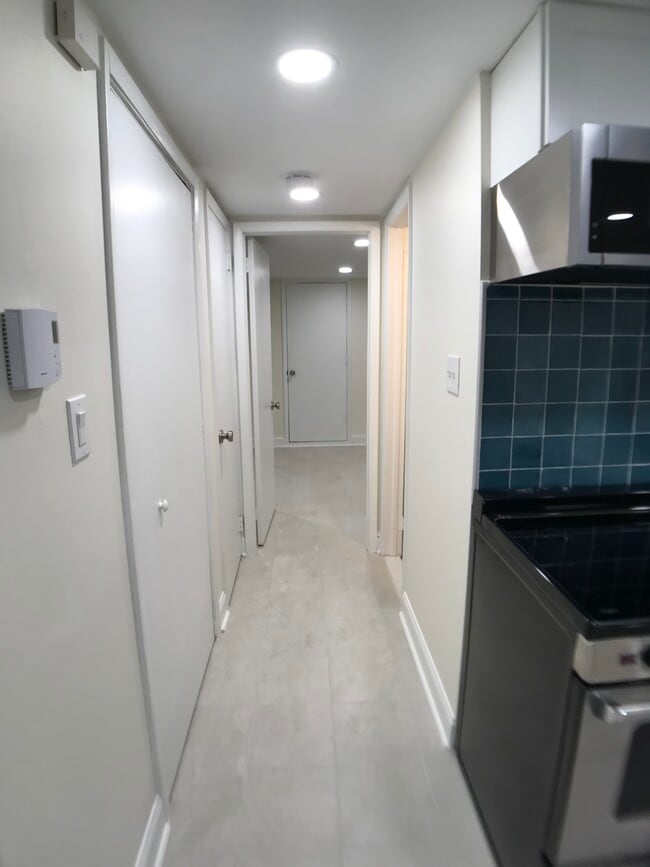 Hallway: walk-in closet and bathroom off this hallway - 152 13th St SE