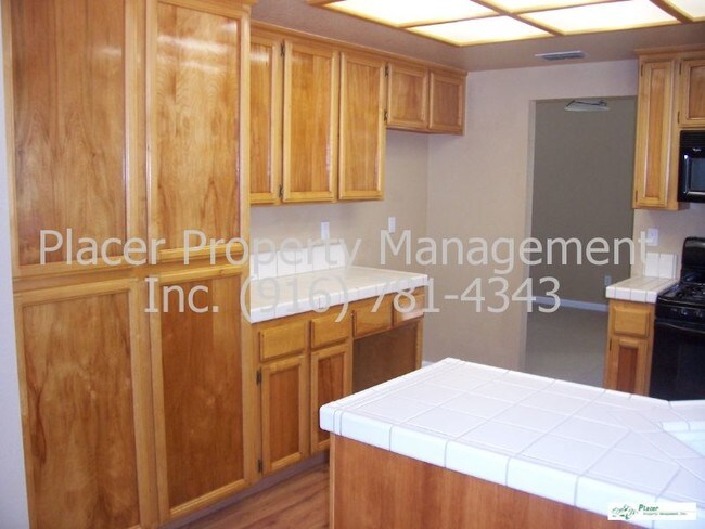 Building Photo - 3409 Cobblestone Dr