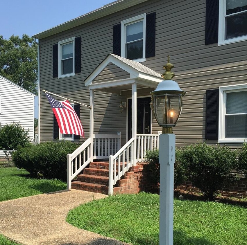 Primary Photo - Spacious 4 bedroom home in Sandston ready ...