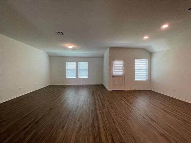 Building Photo - 518 Colthorpe Ln