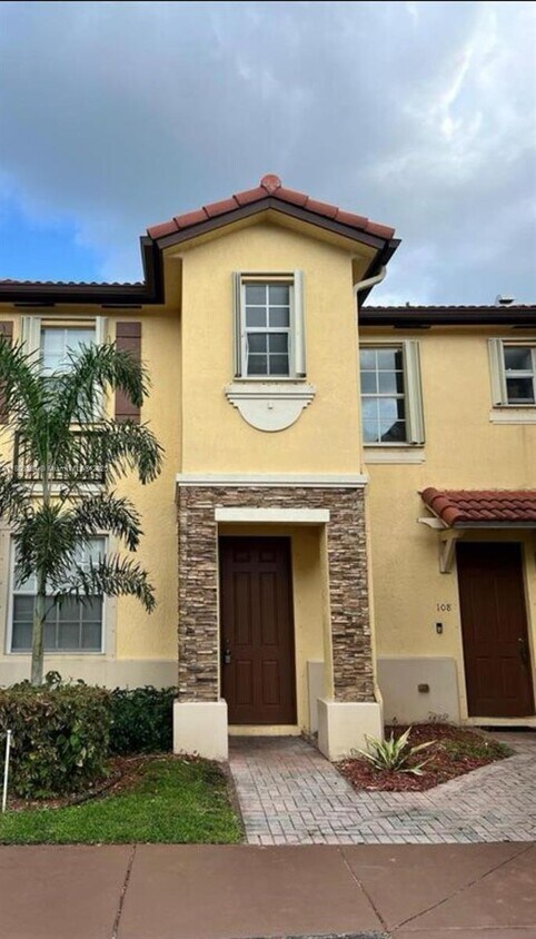 Foto del edificio - 3370 NE 13th Cir Dr