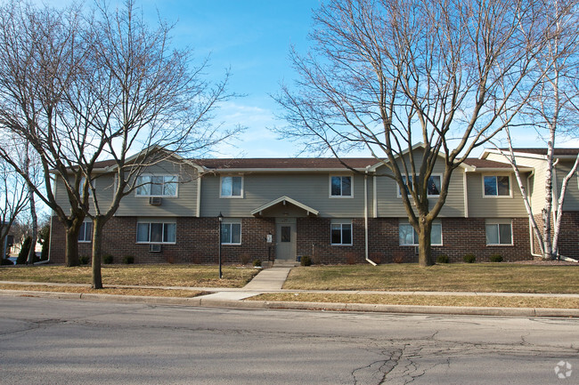 Foto del edificio - Tudor Oaks Apartments