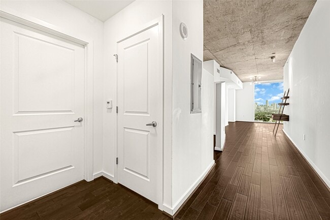 Foto del edificio - 5925 Almeda Rd