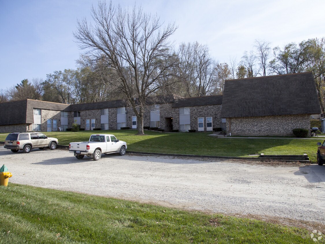 Building Photo - 920 Meadow Ln