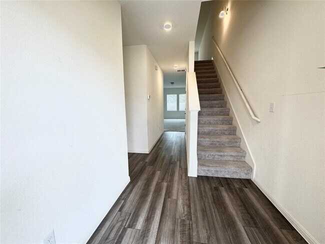 Building Photo - 102 Gemsbok Rd